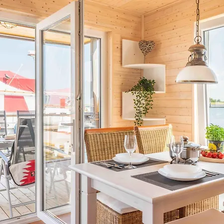 Hausboot Lewisia Mit Grossem Sonnendeck Inklusive Waeschepaketen Holiday home *